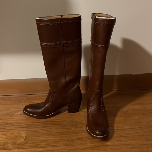 Frye Women’s Boots - Picture 3 of 12